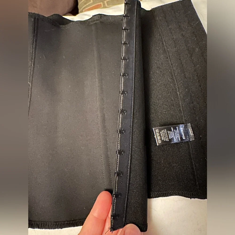 SKIMS Black Waist Trainer